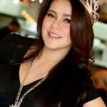 Artis Senior Model, Asal Banjarmasin Olla Ramlan Dikenal Saat Menjadi Host di Berbagai Acara Televisi