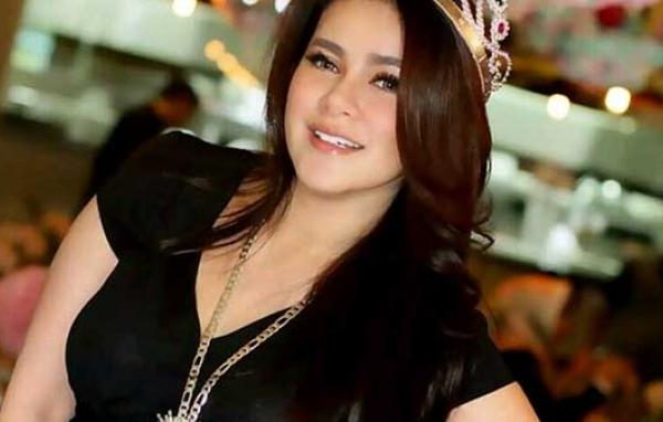 Artis Senior Model, Asal Banjarmasin Olla Ramlan Dikenal Saat Menjadi Host di Berbagai Acara Televisi